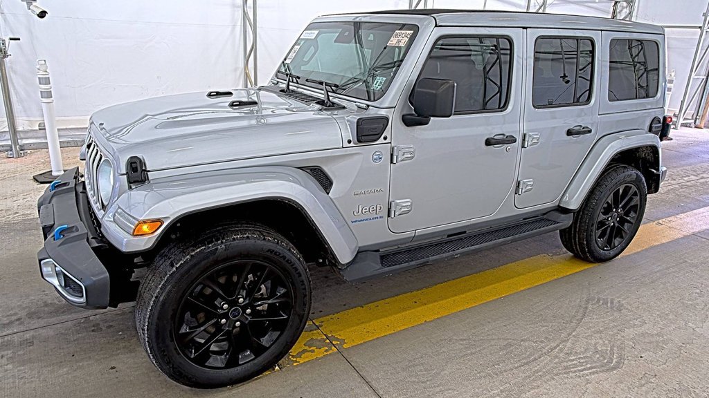 Used 2024 Jeep Wrangler Unlimited Sahara w/ Technology Group AWD/4WD image 1