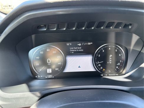 Used 2016 Volvo XC90 T6 Momentum w/ Momentum Plus Package image 18