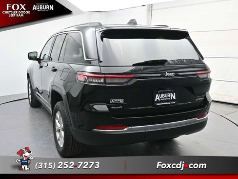 Used 2023 Jeep Grand Cherokee Limited image 12