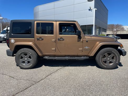 Used 2015 Jeep Wrangler Unlimited Sport image 2