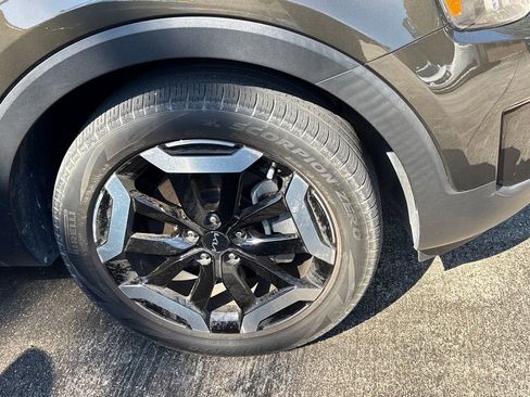 Certified 2024 Kia Telluride S w/ S Sunroof Package image 7