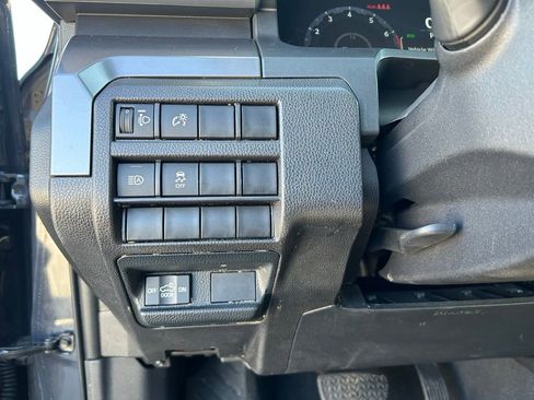 Used 2024 Toyota Tacoma TRD Off-Road AWD/4WD image 18