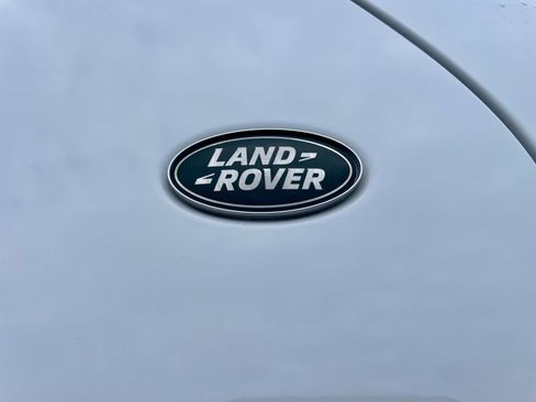 Certified 2025 Land Rover Discovery Dynamic SE AWD/4WD image 35