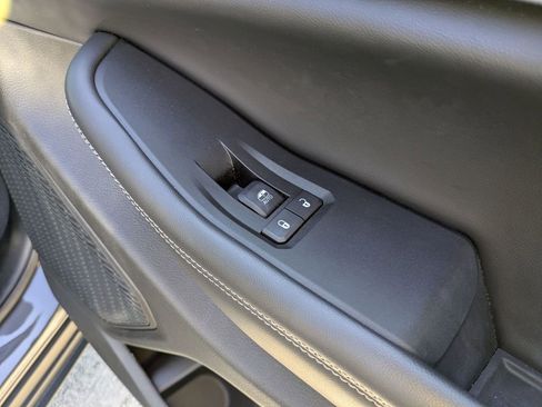 Used 2023 Jeep Grand Cherokee Limited AWD/4WD image 35