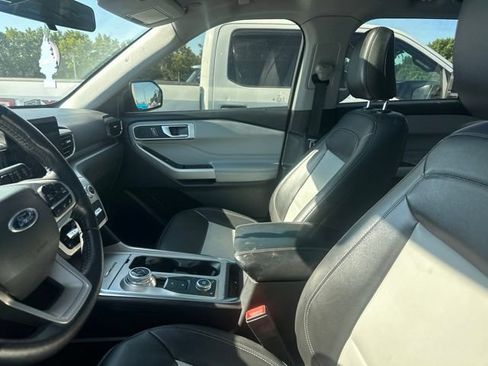 Used 2022 Ford Explorer XLT w/ Equipment Group 202A AWD/4WD image 6