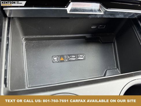 Used 2025 GMC Yukon Denali w/ Sun & Power Step Package image 28