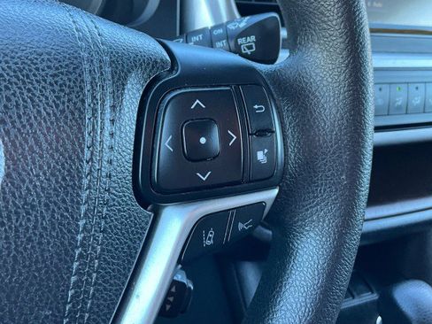 Used 2018 Toyota Highlander LE image 13