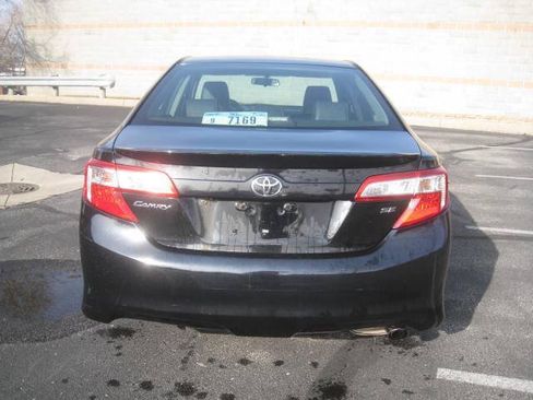 Used 2014 Toyota Camry SE FWD image 6