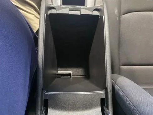 Used 2018 Chevrolet Malibu LT image 23