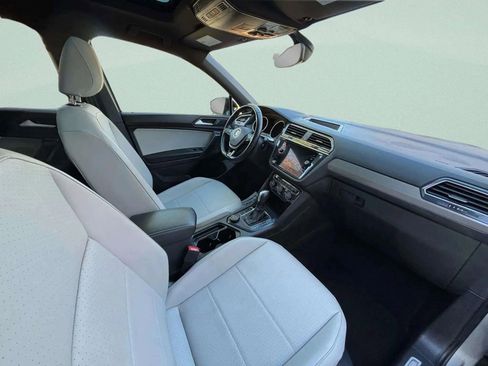 Used 2021 Volkswagen Tiguan SE R-Line w/ 3rd Row Seat Package image 10