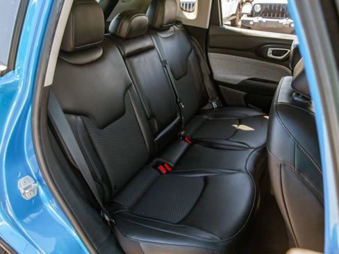 Used 2022 Jeep Compass Latitude AWD/4WD image 12