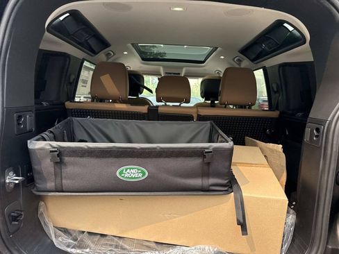 New 2026 Land Rover Defender 110 X-Dynamic SE AWD/4WD image 11