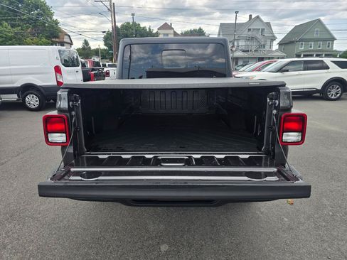 Used 2021 Jeep Gladiator Sport AWD/4WD image 17