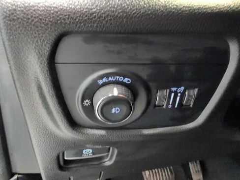 Used 2023 Jeep Grand Cherokee Limited AWD/4WD image 17