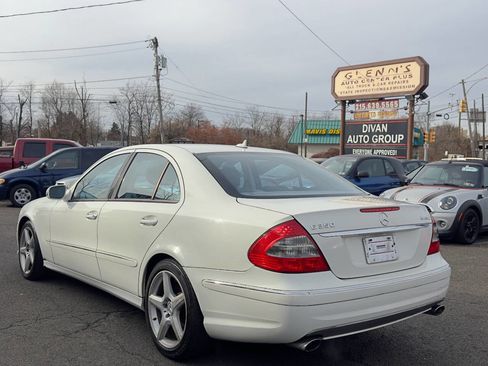 Used 2009 Mercedes-Benz E 350 4MATIC Sedan image 4