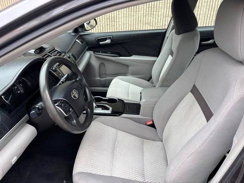 Used 2014 Toyota Camry LE FWD image 3