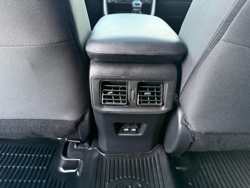 Used 2021 Toyota RAV4 XLE w/ Convenience Package image 10