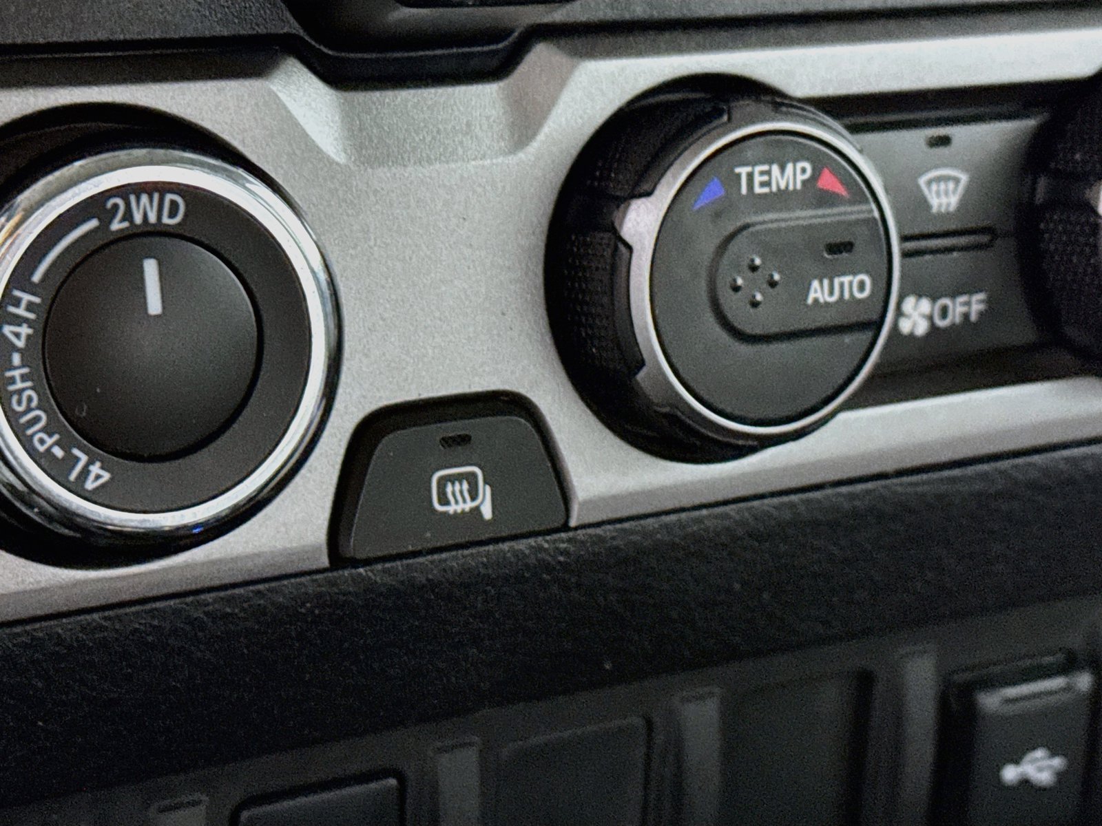 Certified 2023 Toyota Tacoma SR AWD/4WD image 19