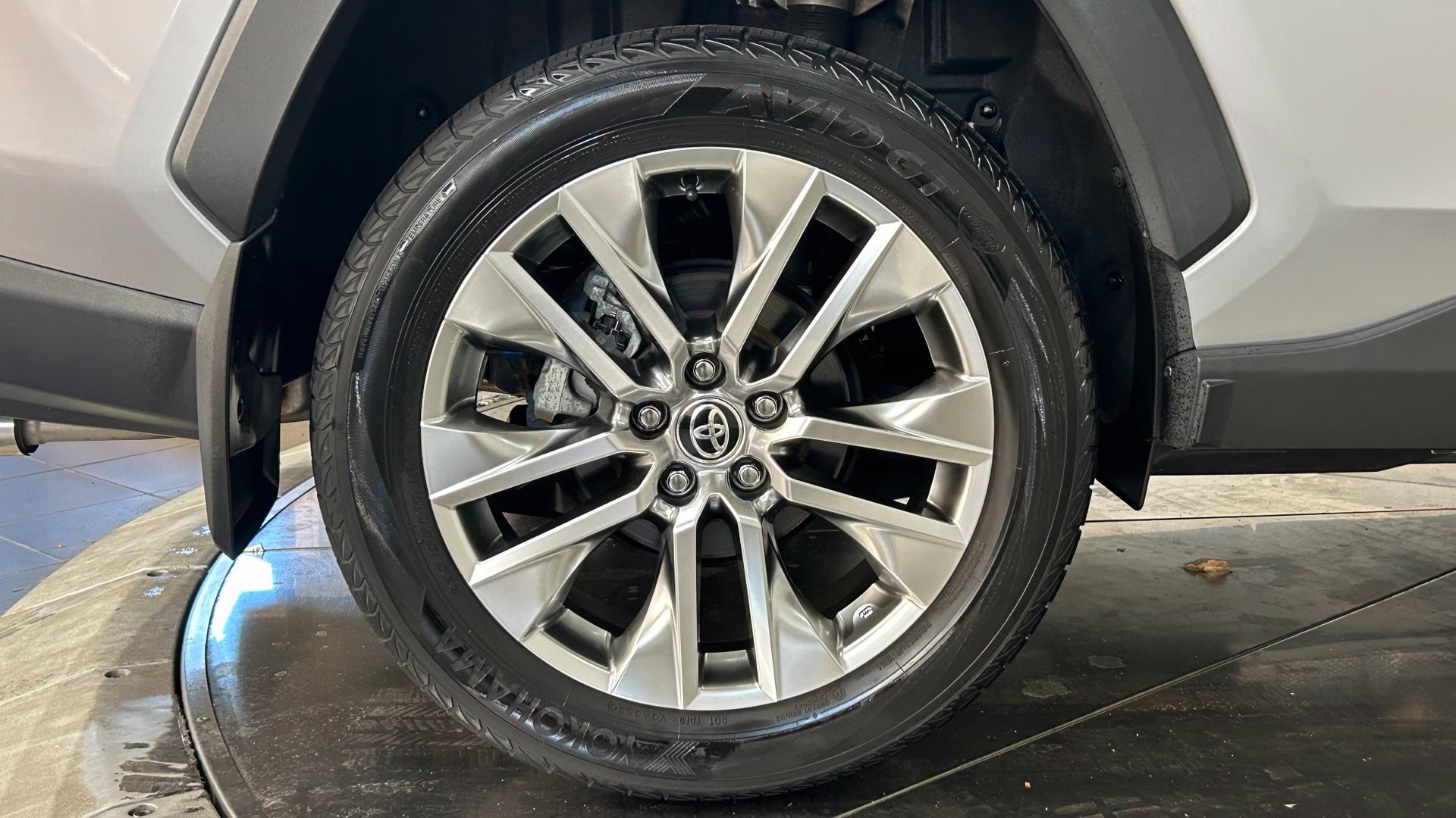Used 2021 Toyota RAV4 Limited w/ Limited Grade Weather Package AWD/4WD image 20