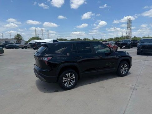 Used 2026 Chevrolet Equinox LT FWD image 3