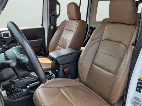 Used 2022 Jeep Wrangler Unlimited Sahara w/ Cold Weather Group AWD/4WD image 10