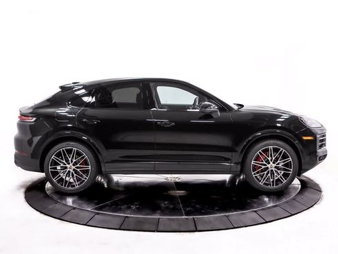 Certified 2026 Porsche Cayenne S AWD/4WD image 8