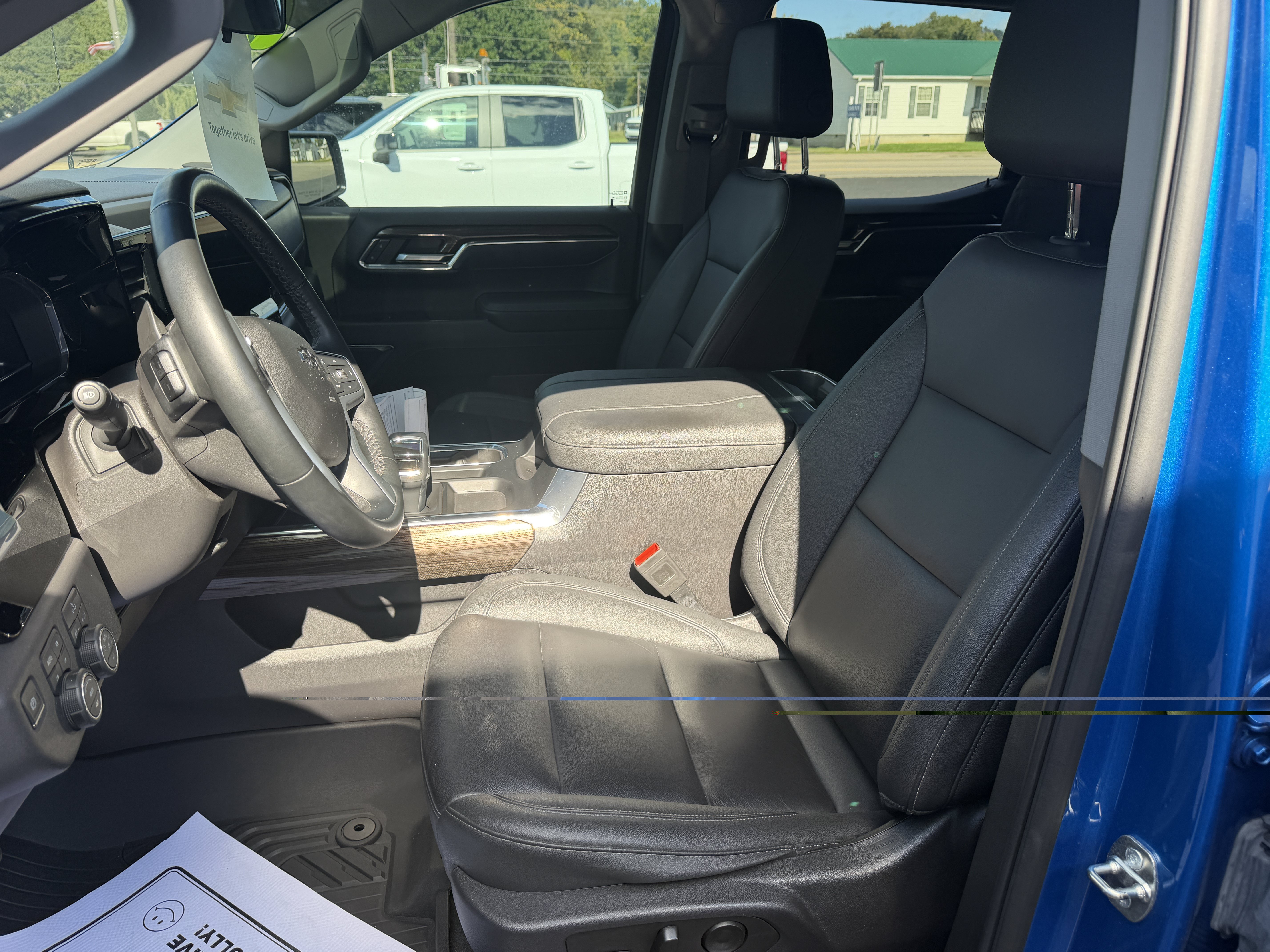 Used 2023 Chevrolet Silverado 1500 LT Trail Boss w/ Convenience Package II AWD/4WD image 14