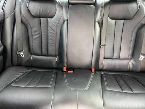 Used 2019 BMW 740i image 38