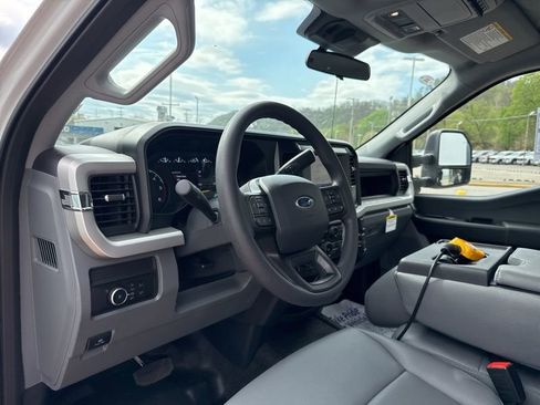 New 2025 Ford F350 XL w/ XL Chrome Package AWD/4WD image 17
