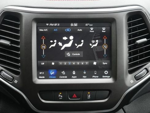 Used 2022 Jeep Cherokee Trailhawk w/ Sun, Sound & Nav Group AWD/4WD image 22