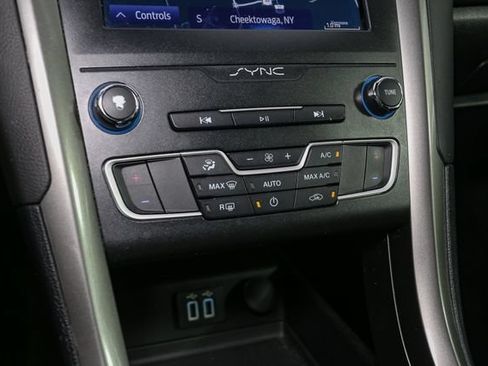 Used 2019 Ford Fusion SE FWD image 24