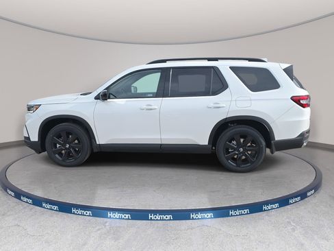New 2025 Honda Pilot Black Edition image 8