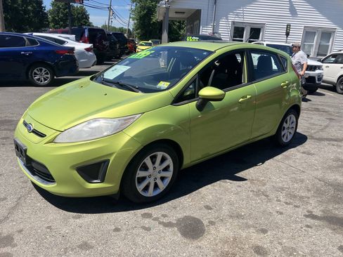 Used 2011 Ford Fiesta SE w/ 203A Rapid Spec Order Code FWD image 3