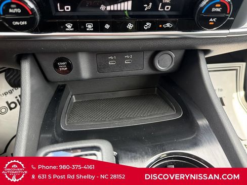 Certified 2025 Nissan Rogue SV FWD image 19