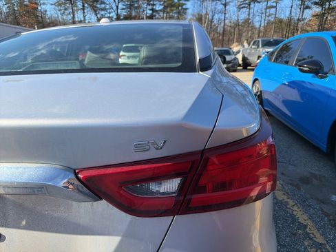 Used 2018 Nissan Maxima 3.5 SV image 9