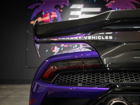 Used 2022 Lamborghini Huracan EVO image 23