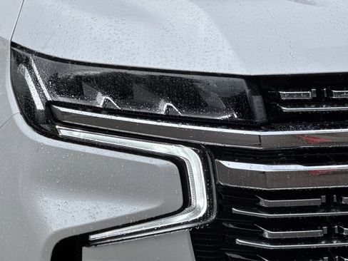 Used 2023 Chevrolet Suburban Premier AWD/4WD image 10