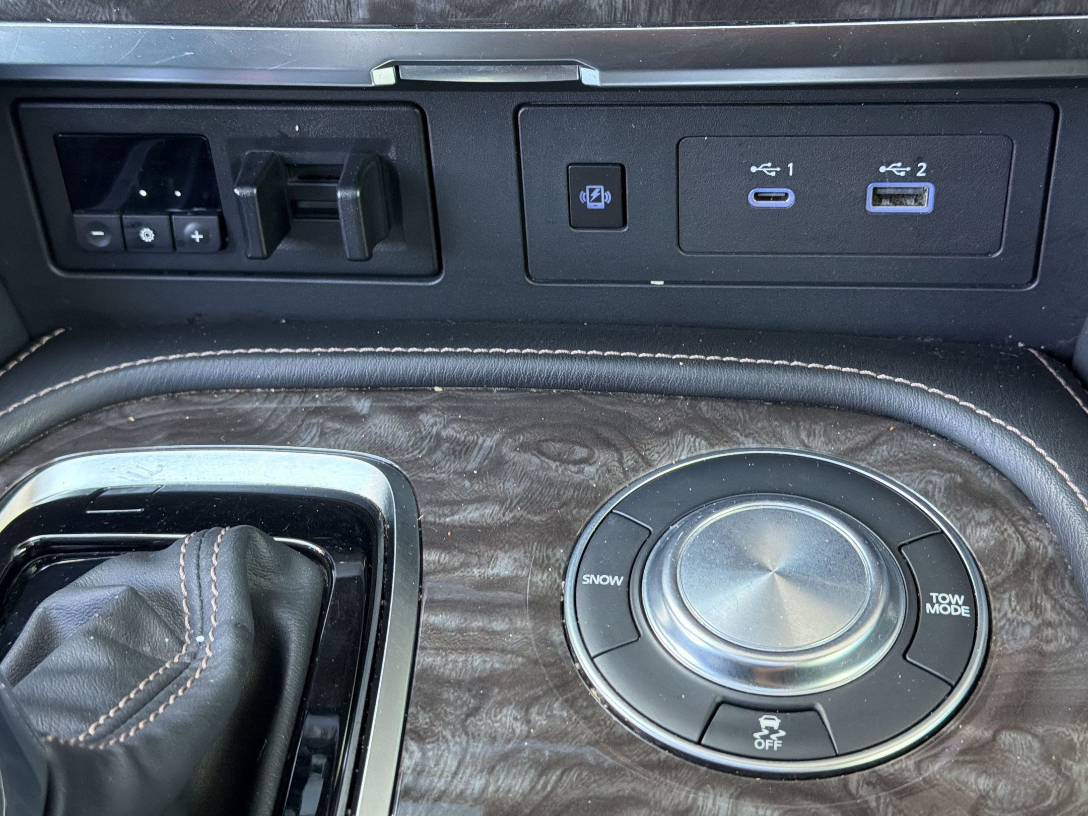 Used 2021 Nissan Armada Platinum w/ Captain's Chairs Package RWD image 18