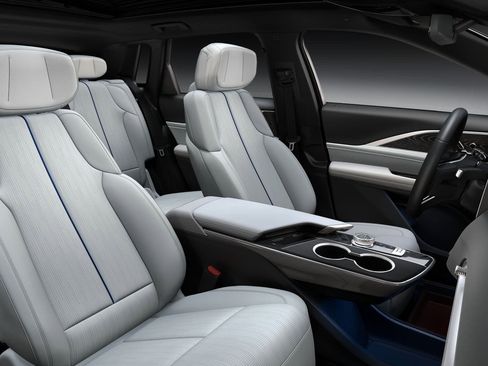 New 2025 Cadillac Lyriq Luxury image 33