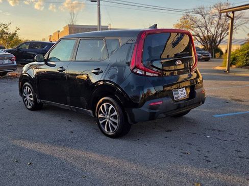Used 2020 Kia Soul LX image 3