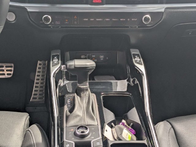 Certified 2026 Kia Sorento SX Prestige AWD/4WD image 18