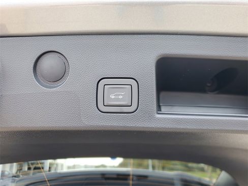 New 2026 Chevrolet Equinox RS w/ Convenience Package III image 9