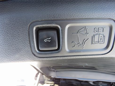 Used 2019 Ford Expedition Platinum image 19