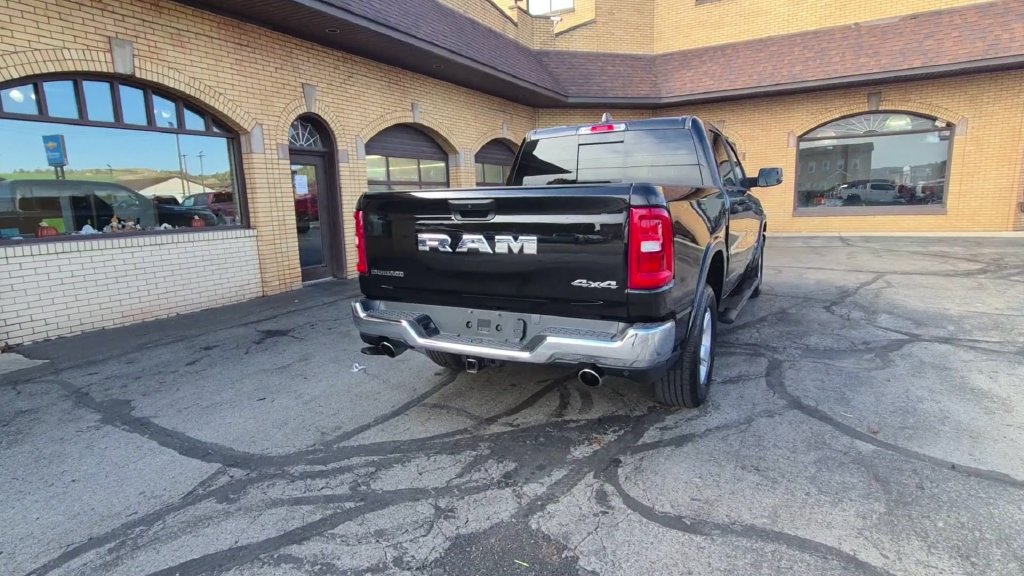 Used 2025 RAM 1500 Big Horn AWD/4WD image 9