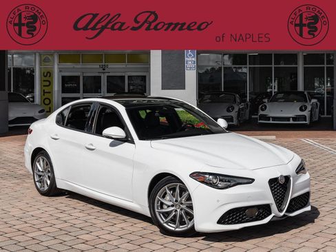Used 2023 Alfa Romeo Giulia Sprint image 1