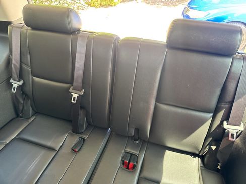 Used 2012 Cadillac Escalade Luxury image 14