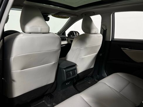 Used 2025 Toyota Camry XLE image 23