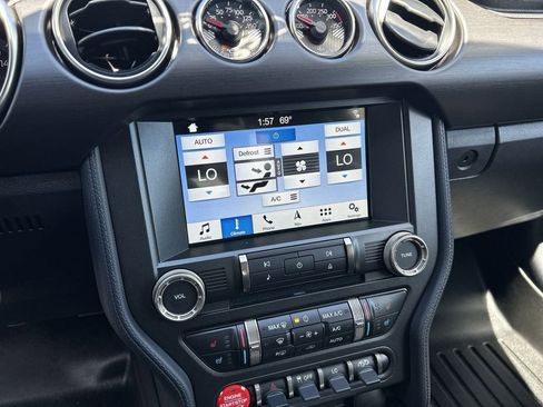 Used 2018 Ford Mustang Shelby GT350 w/ Convenience Package RWD image 20