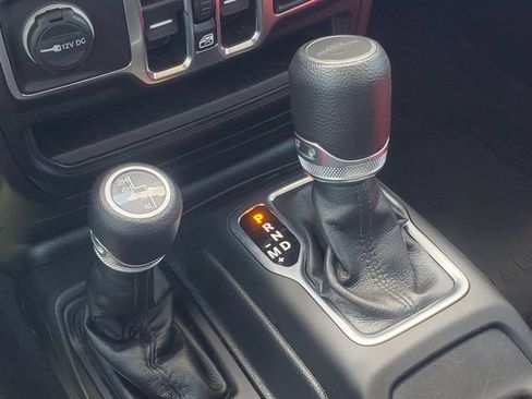 Used 2023 Jeep Gladiator Sport AWD/4WD image 19