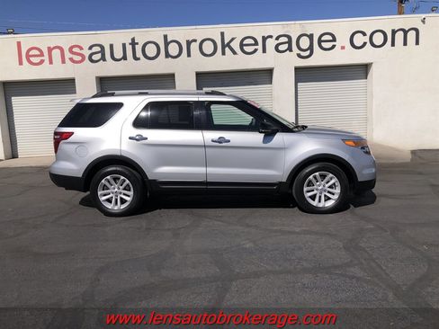 Used 2013 Ford Explorer XLT image 1